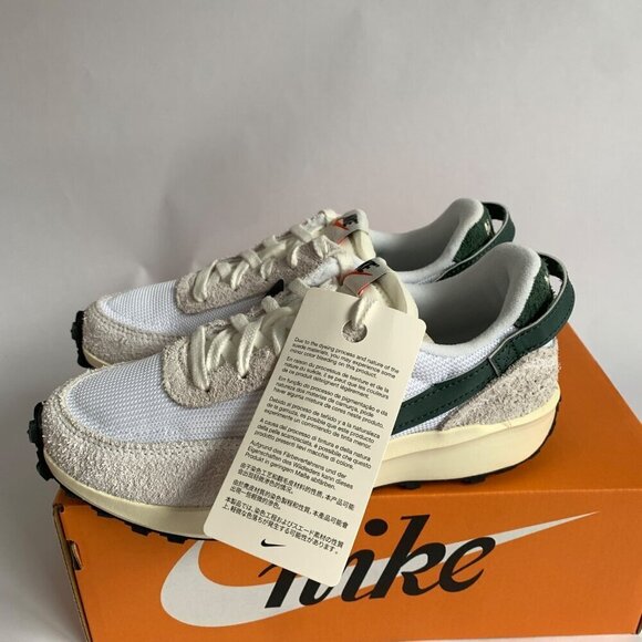 Nike Waffle Debut Women's Shoes White Vintage Green New in Box - Picture 10 of 13